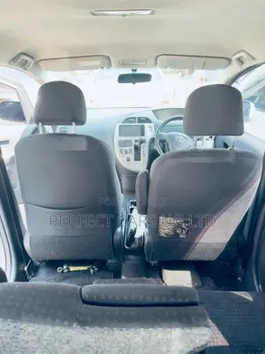 Toyota Ractis 1.5 AWD 2008 Silver