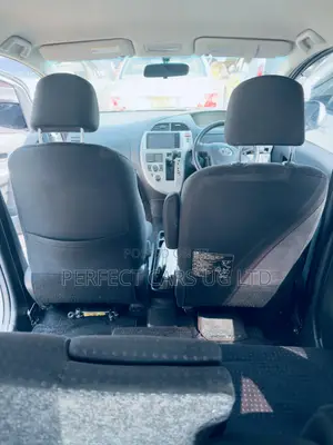 Toyota Ractis 1.5 AWD 2008 Silver