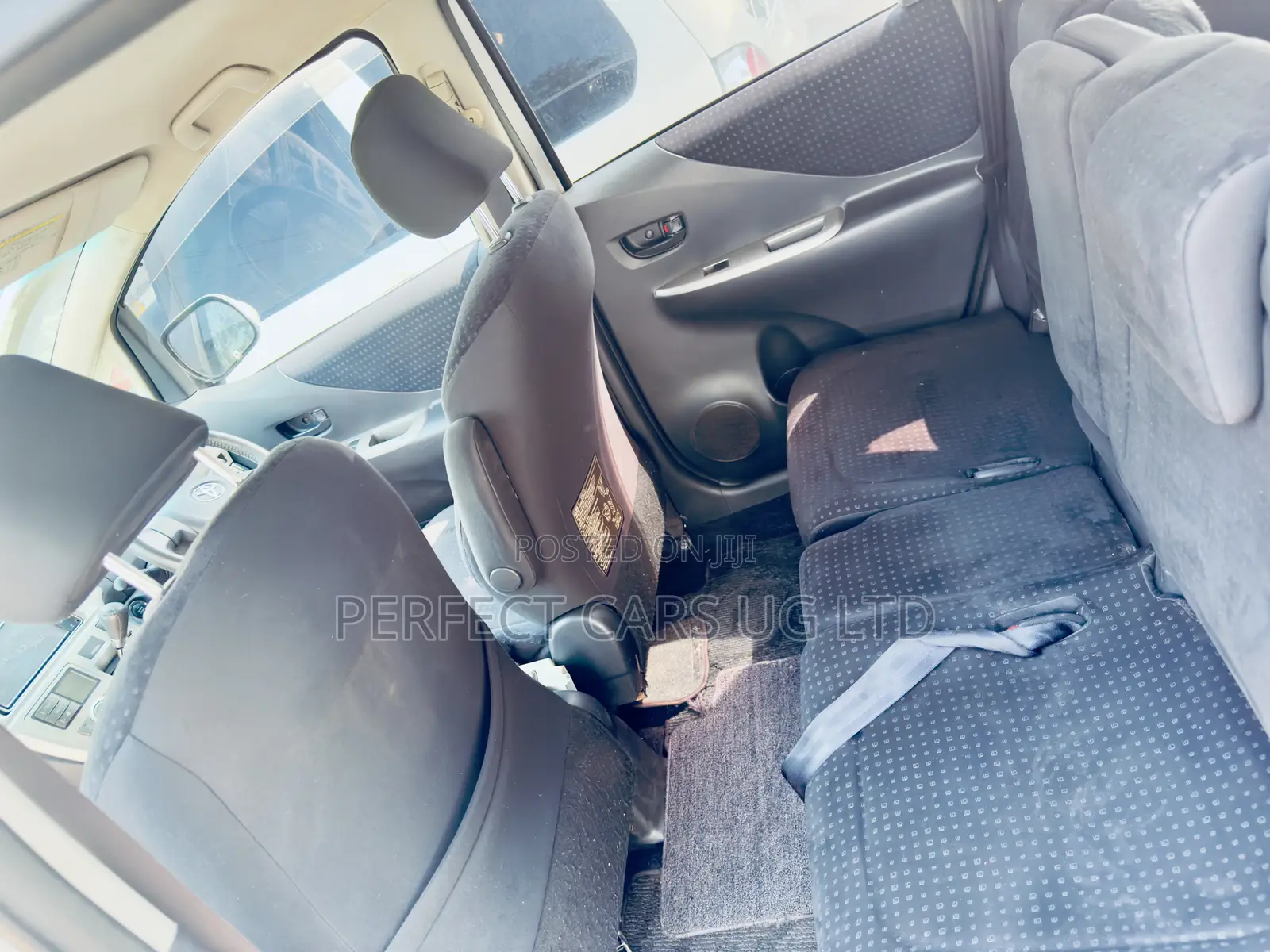 Toyota Ractis 1.5 AWD 2008 Silver
