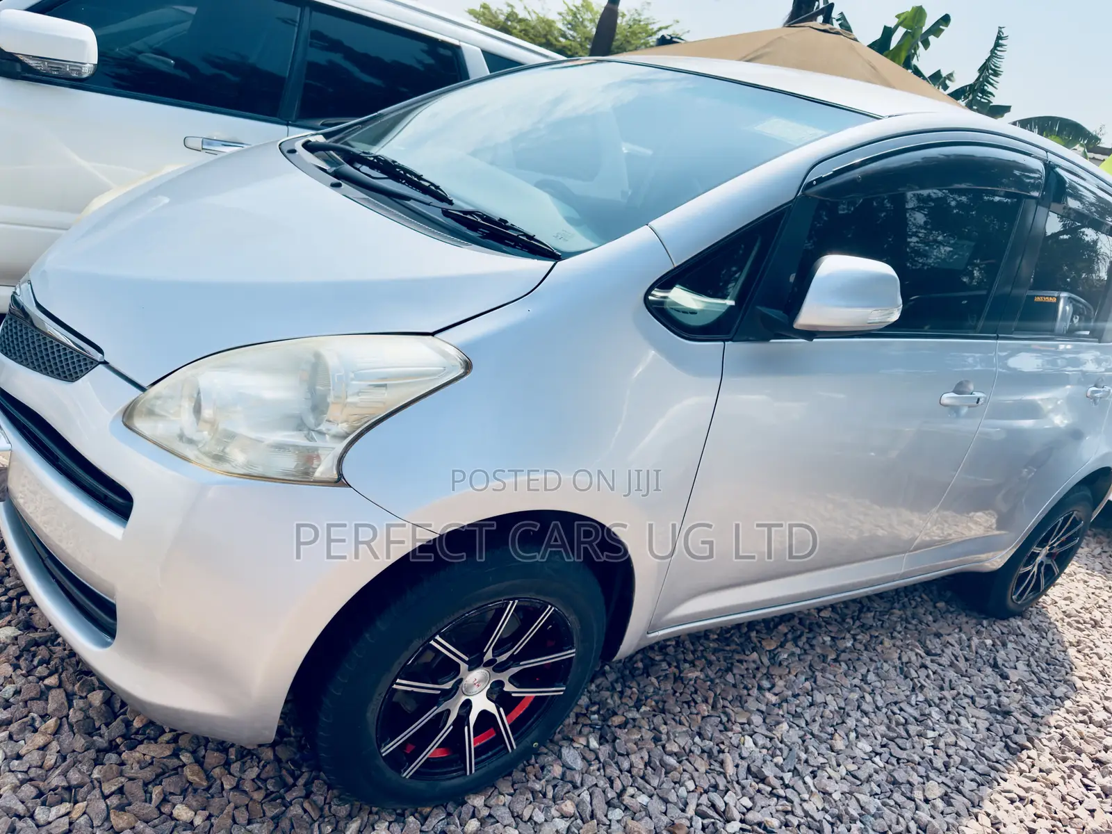 Toyota Ractis 1.5 AWD 2008 Silver
