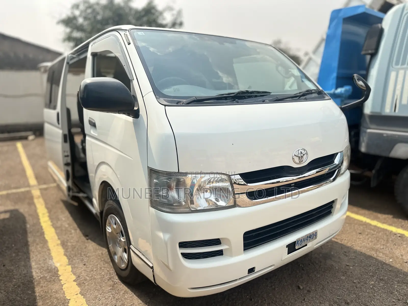 Toyota HiAce 2010 White