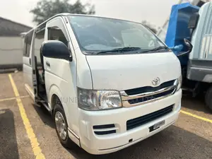 Toyota HiAce 2010 White
