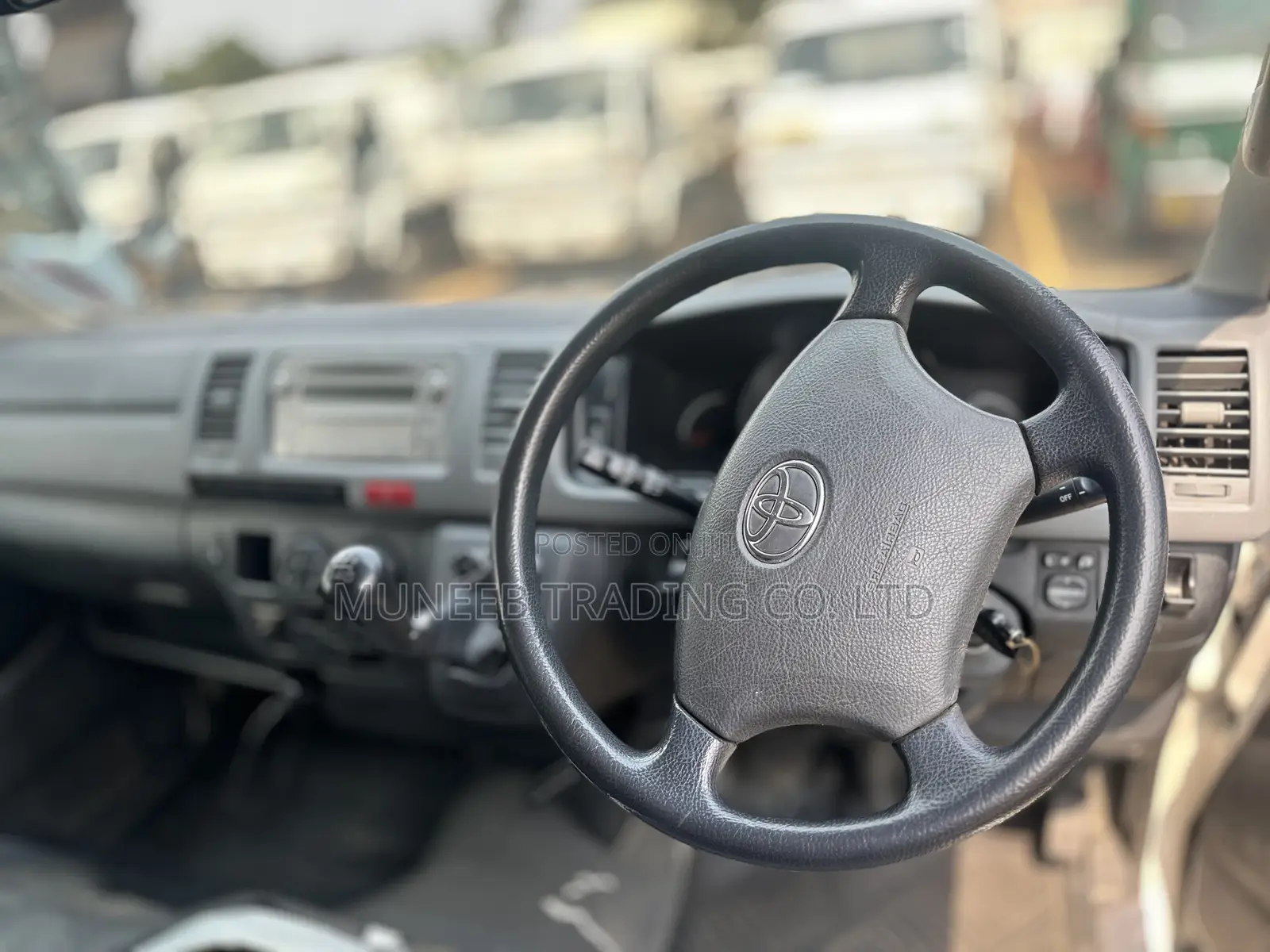Toyota HiAce 2010 White