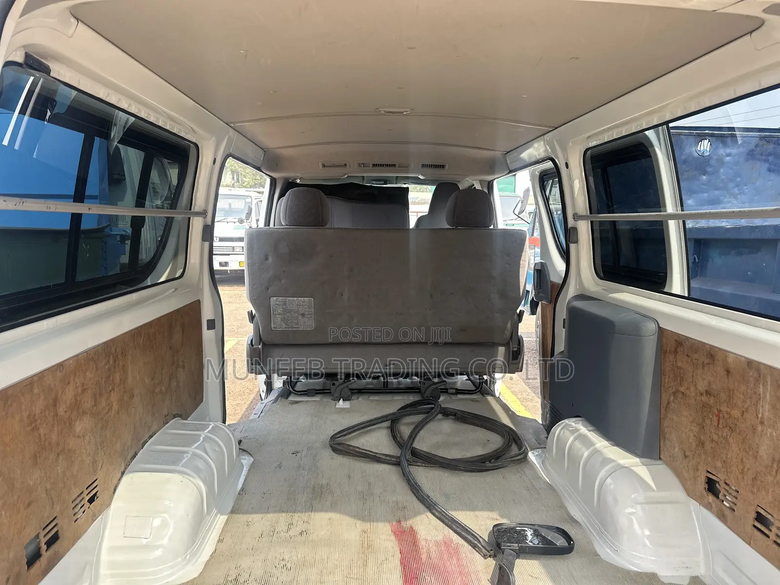 Toyota HiAce 2010 White