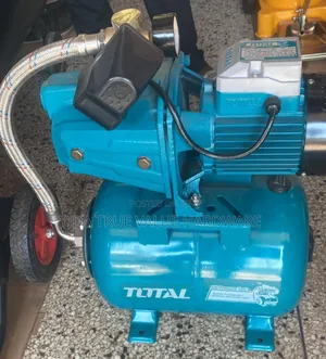 Boaster Pressure Pump With a Tank
