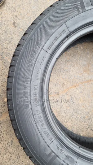 235/65r17 108h Tyres Foreign Used 4 Klugger,Harrier,Vanguard
