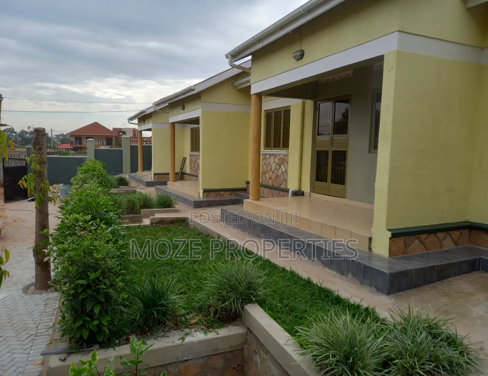 2bdrm Bungalow in Kyaliwajala Kira, Central Division for rent
