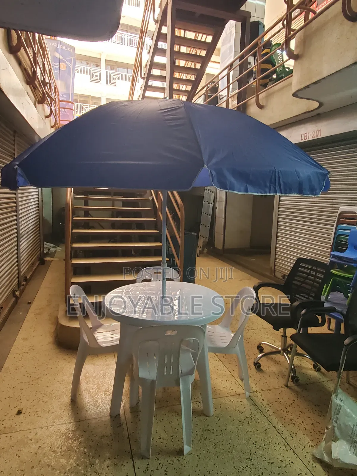 Set of Plastic Table,Chairs and Umbrella for Hotel,Bar.