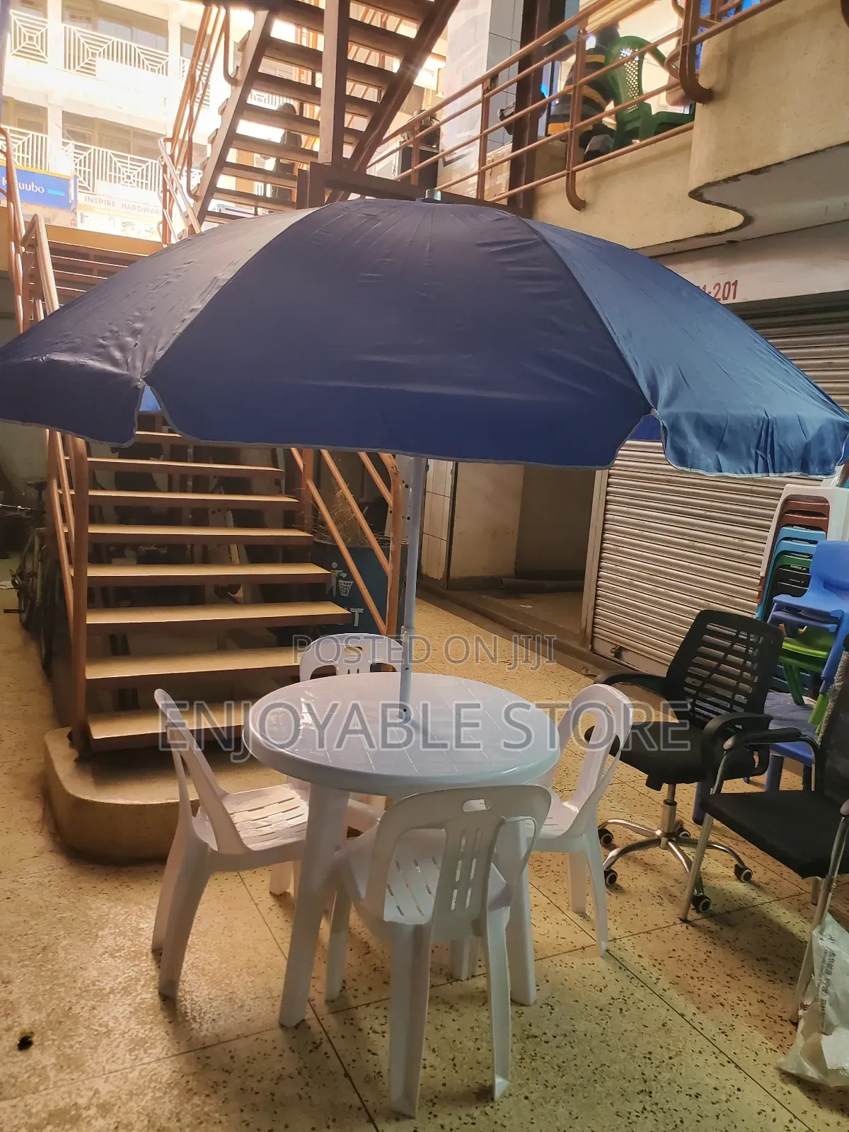 Set of Plastic Table,Chairs and Umbrella for Hotel,Bar.
