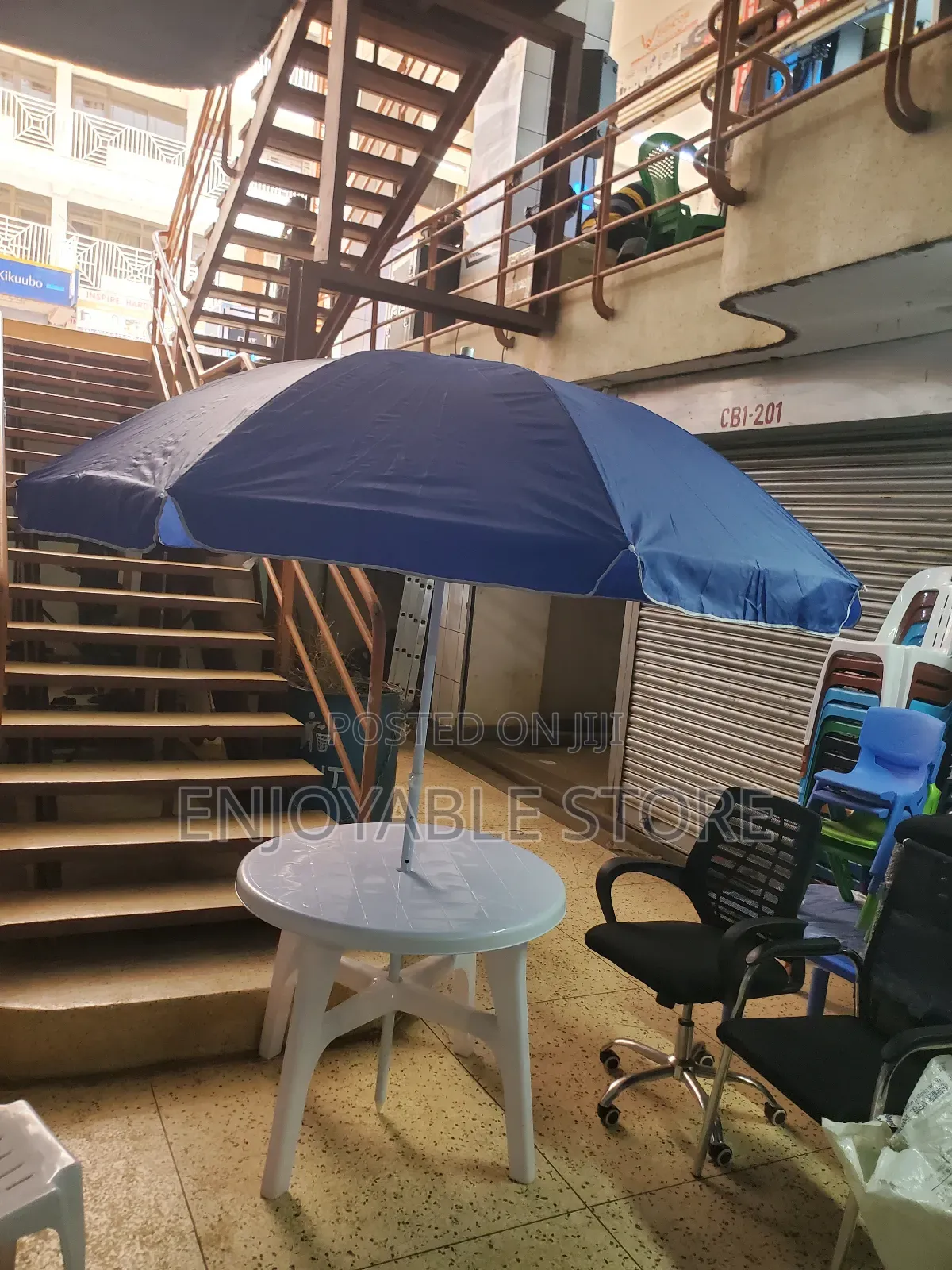 Set of Plastic Table,Chairs and Umbrella for Hotel,Bar.