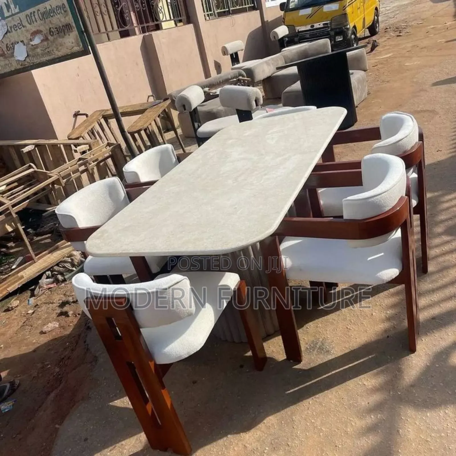 Modern Dining Table of 6 Seaters