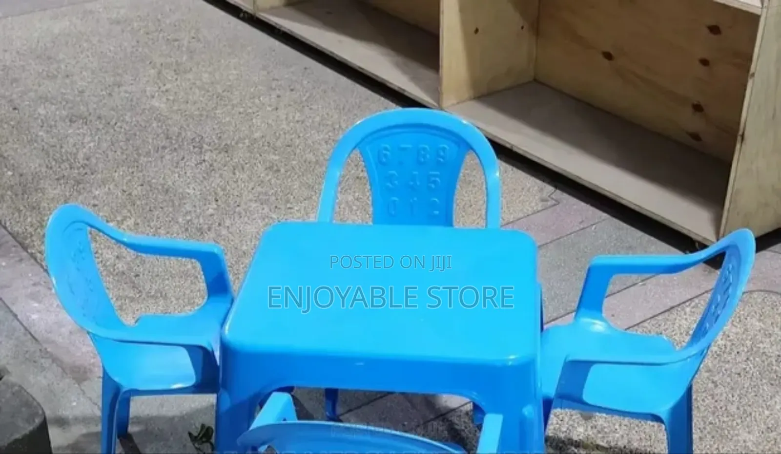 Plastic Reading Kids Table and 4 Seater