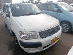 Photo - Toyota Succeed SV Premium 2014 White