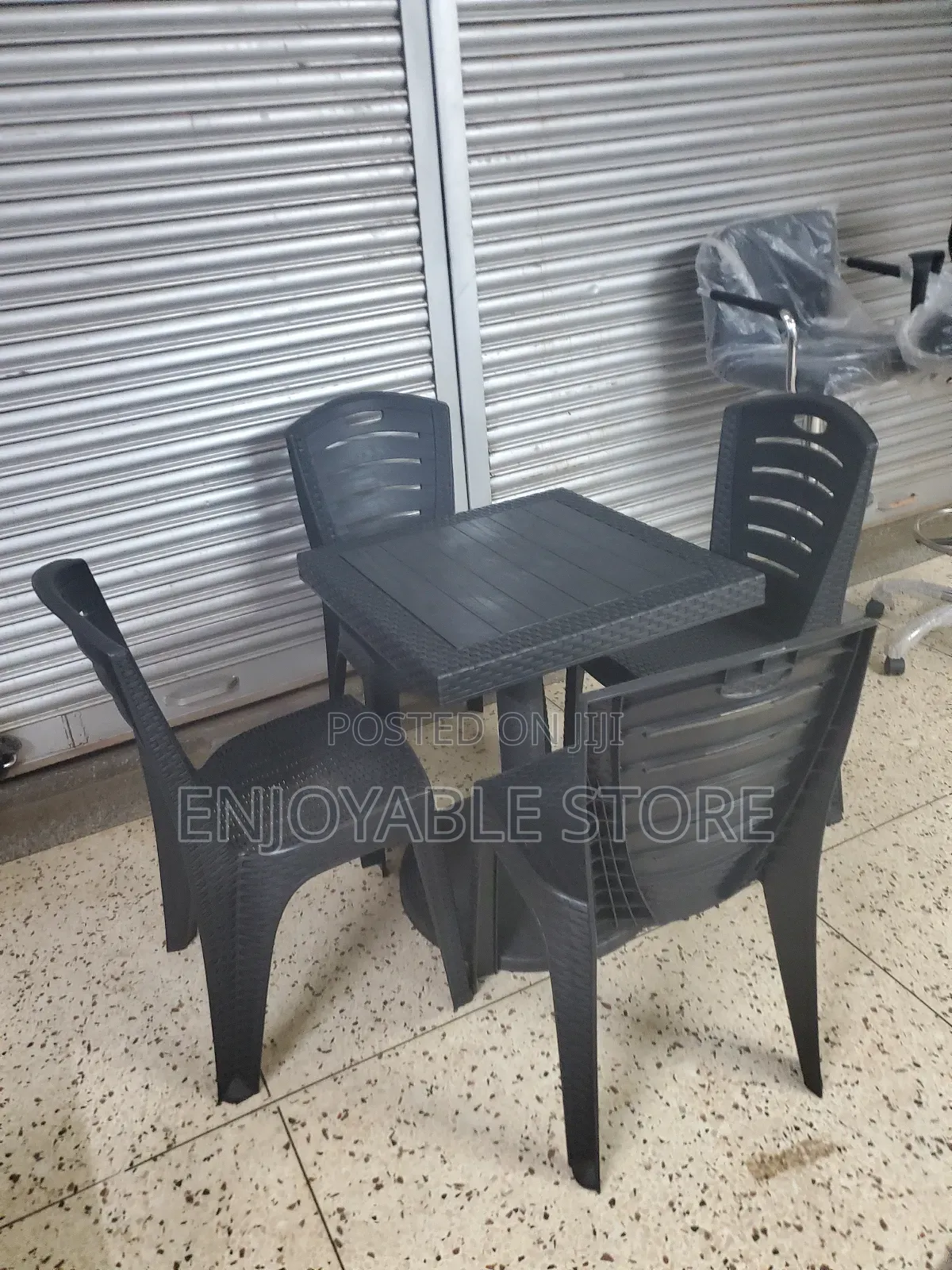 Restaurant Plastic Table and 4 Chairs Ratten Armless