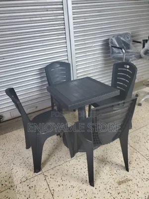 Restaurant Plastic Table and 4 Chairs Ratten Armless