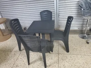 Restaurant Plastic Table and 4 Chairs Ratten Armless