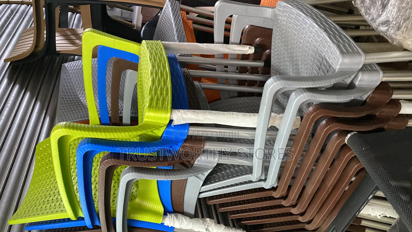 Classic and Durable Chairs With Iron Steel Stands
