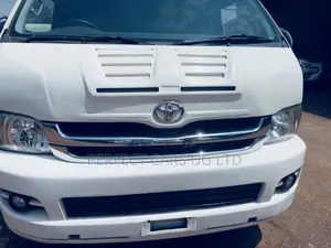 Photo - Toyota HiAce 2008 White