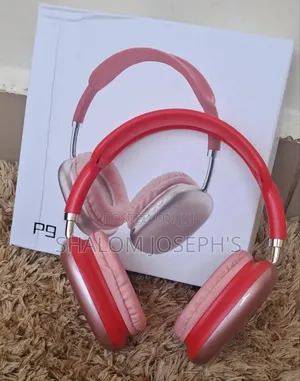 P9 Headphones With Memory Card Slot/ Colour Red