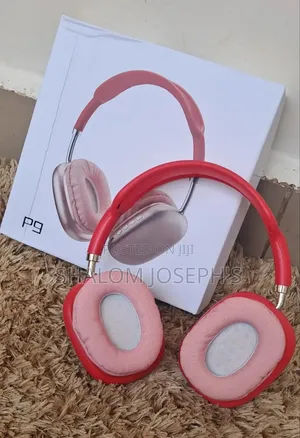 P9 Headphones With Memory Card Slot/ Colour Red