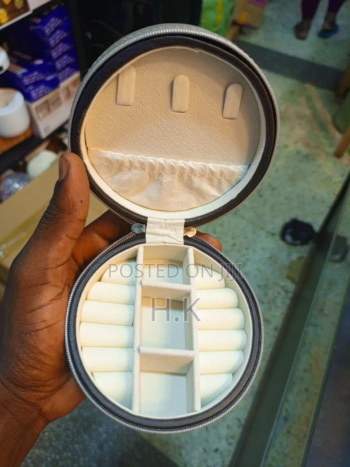 Small, Round Travel Jewelry Box.