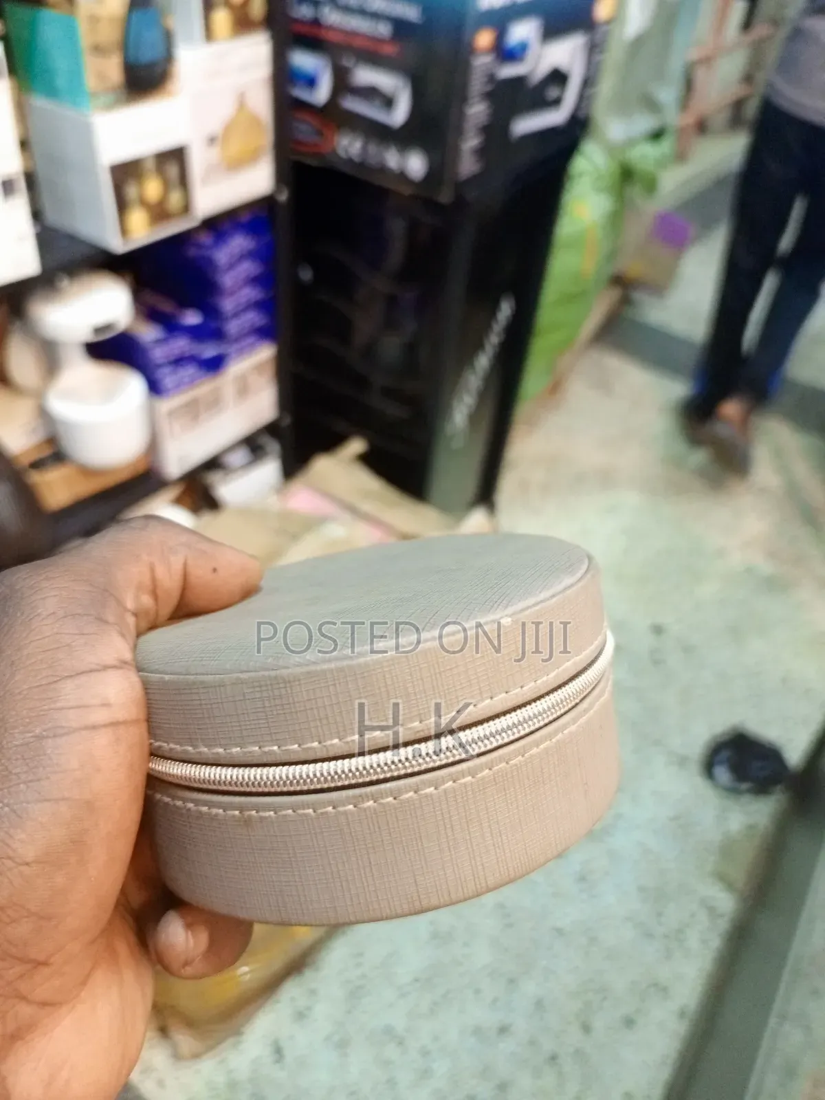 Small, Round Travel Jewelry Box.