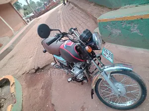 Bajaj Boxer 100 2023 Red