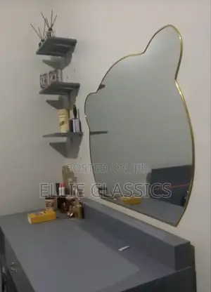 Muse Mirror