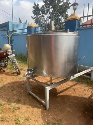 Photo - Raw/Pasteurized Milk Cooler Storage Tank