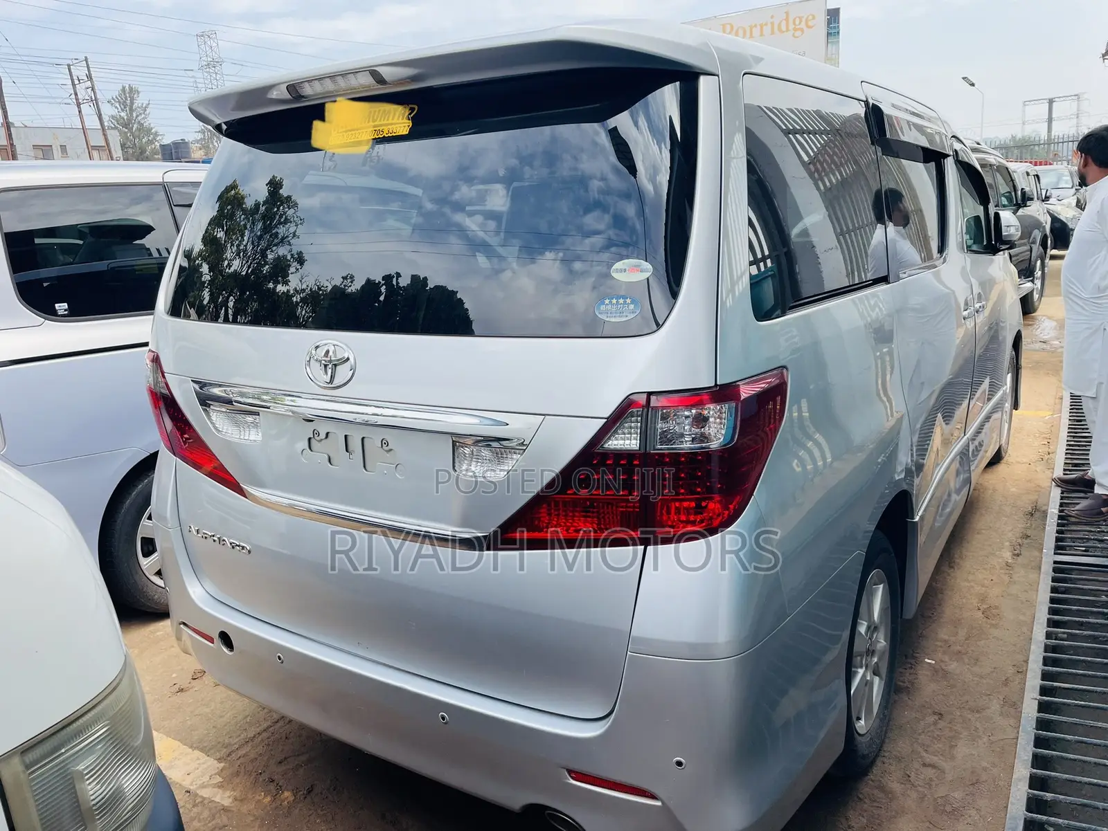 Toyota Alphard 2.4 Petrol AWD 2010 Silver