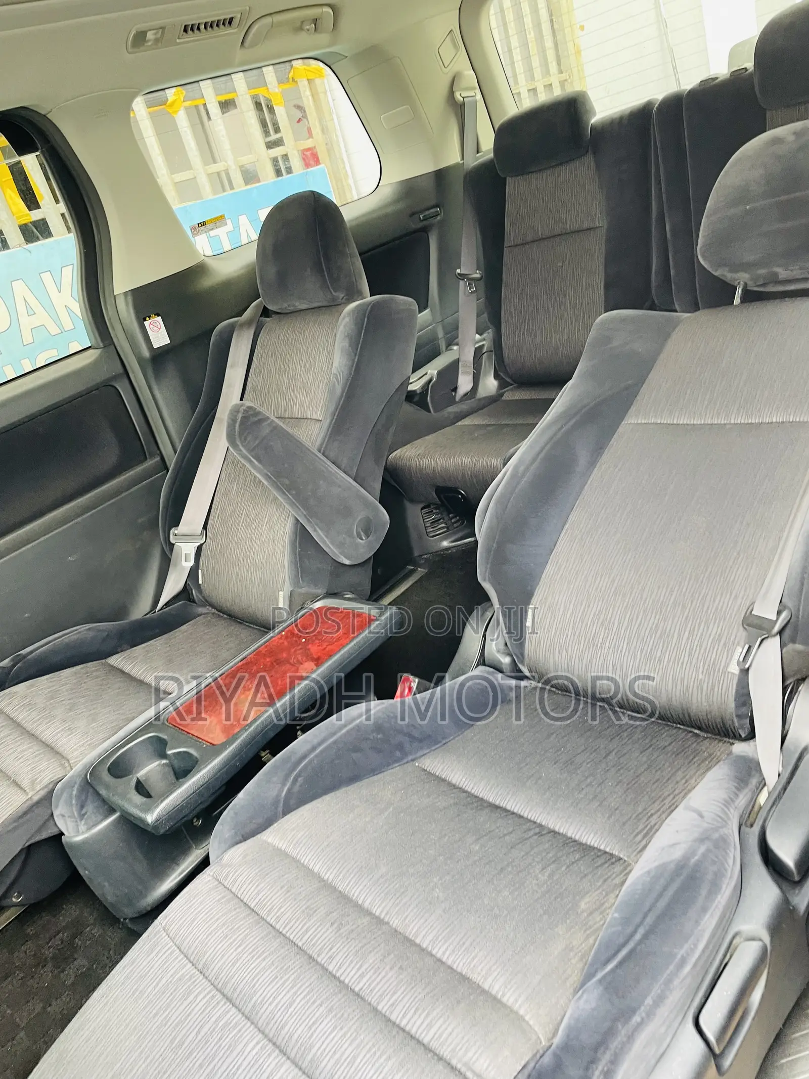 Toyota Alphard 2.4 Petrol AWD 2010 Silver