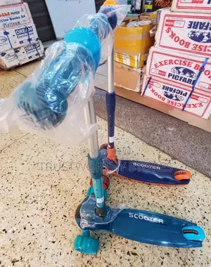Kids Scooter With 3 Wheels - Unisex