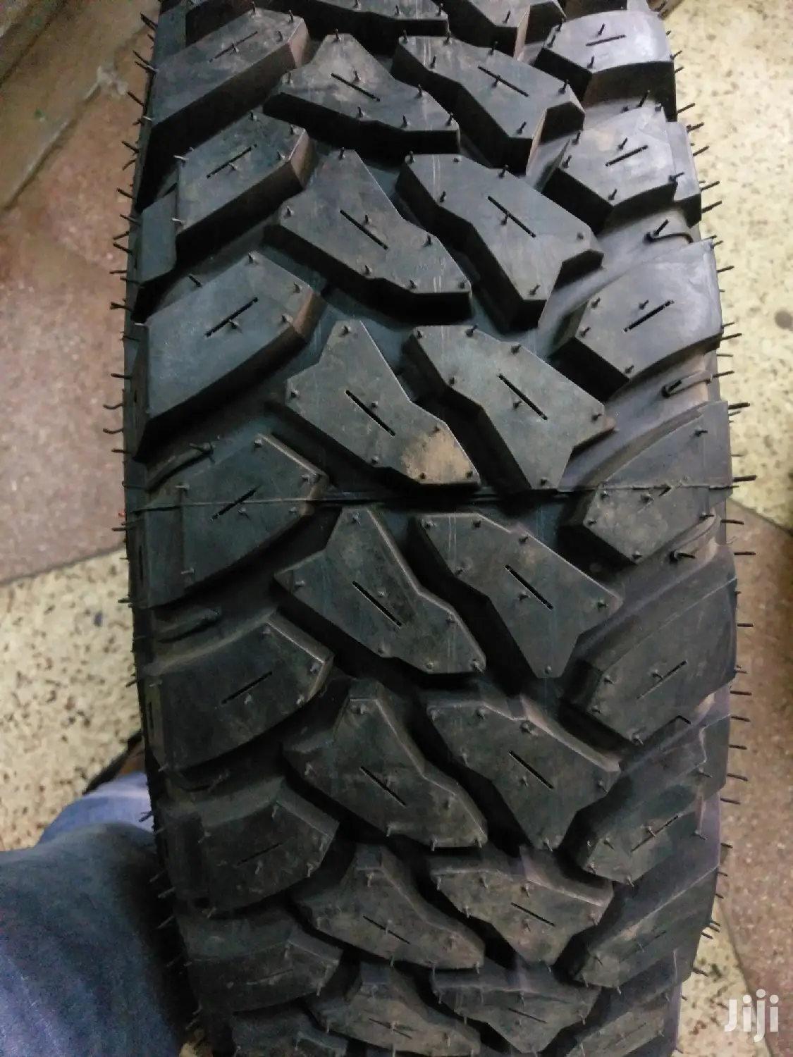 235/85r16 Tyres