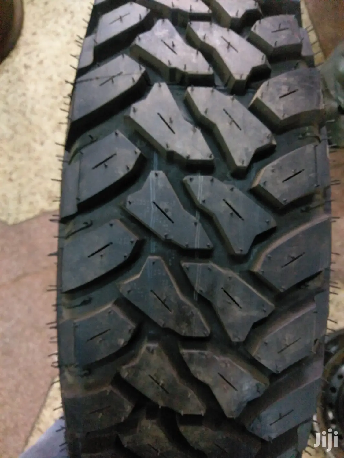 235/85r16 Tyres