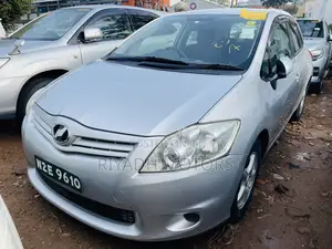 Toyota Auris 2010 Silver