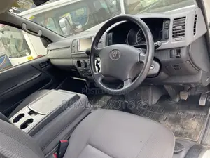 Toyota HiAce 2011 White