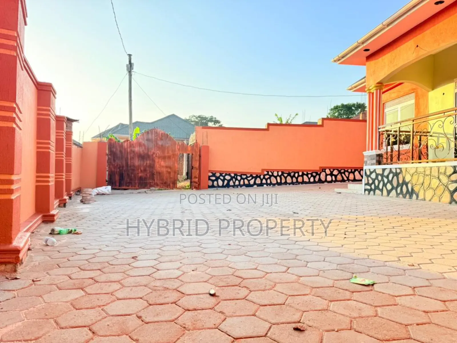 3bdrm House in Buloba Along Mityana for sale