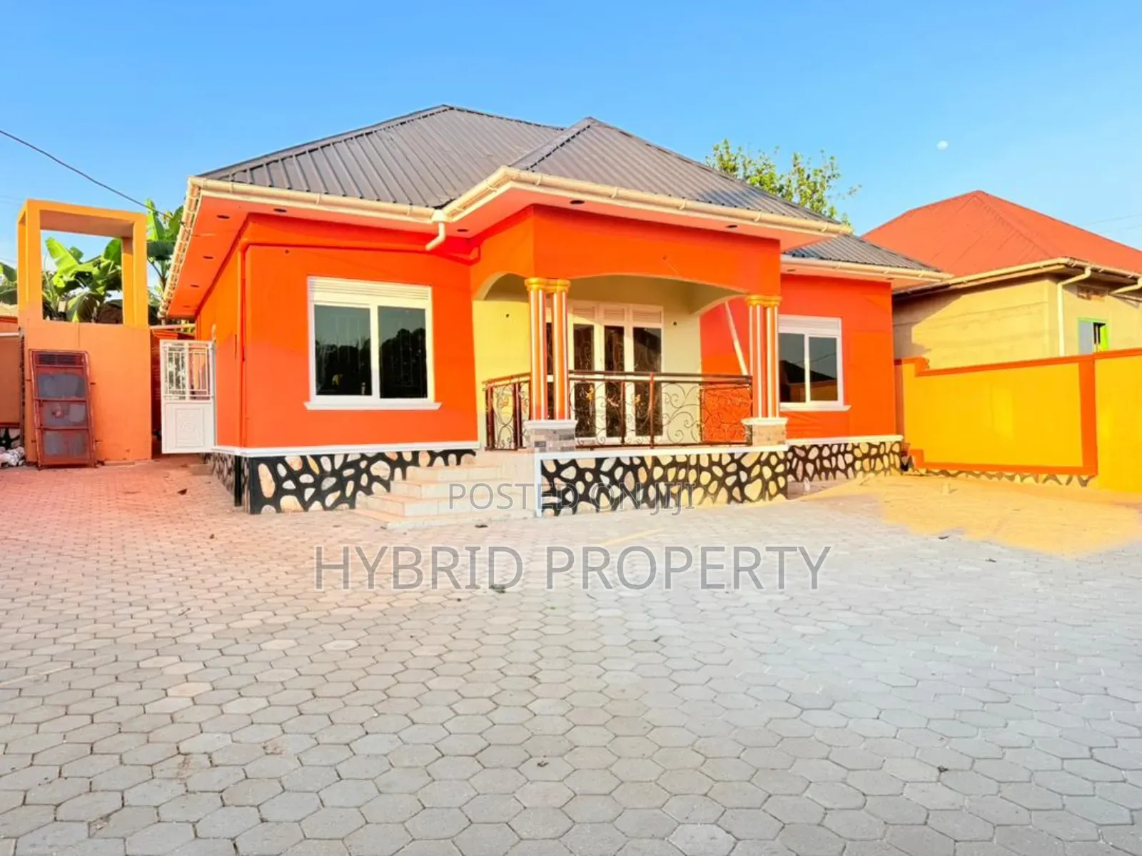 3bdrm House in Buloba Along Mityana for sale