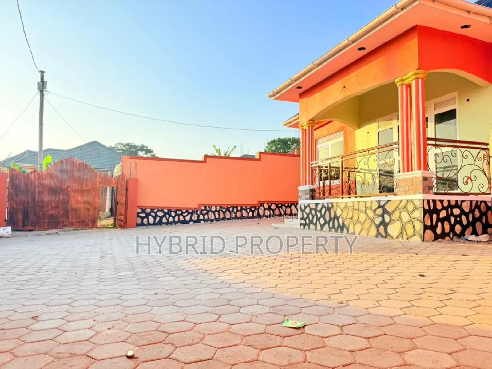 3bdrm House in Buloba Along Mityana for sale