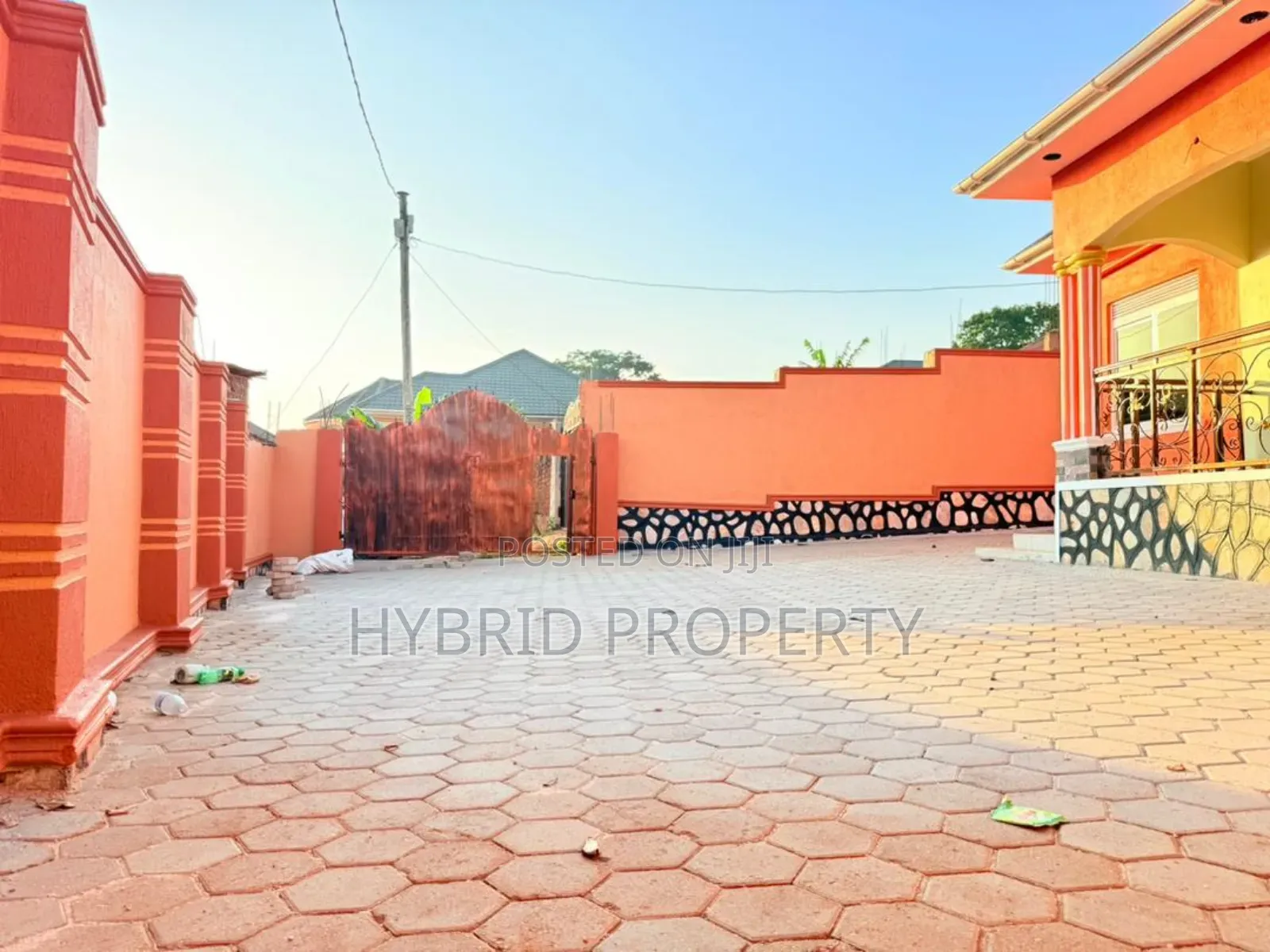 3bdrm House in Buloba Along Mityana for sale