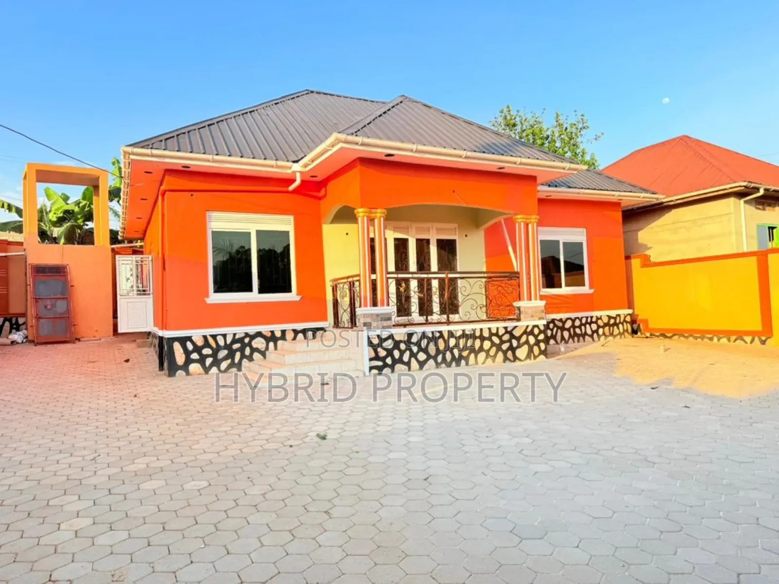 3bdrm House in Buloba Along Mityana for sale