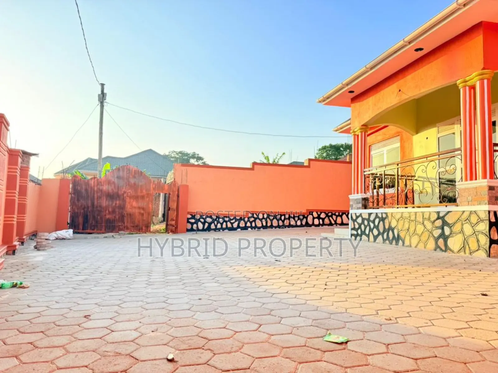 3bdrm House in Buloba Along Mityana for sale