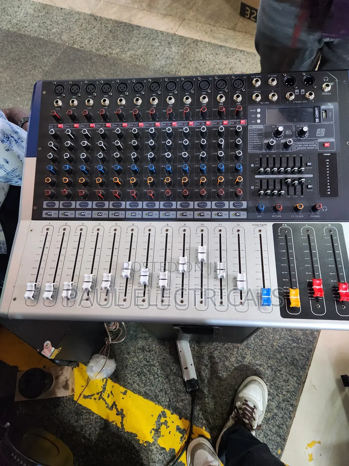 Music Mixer 12 Channel