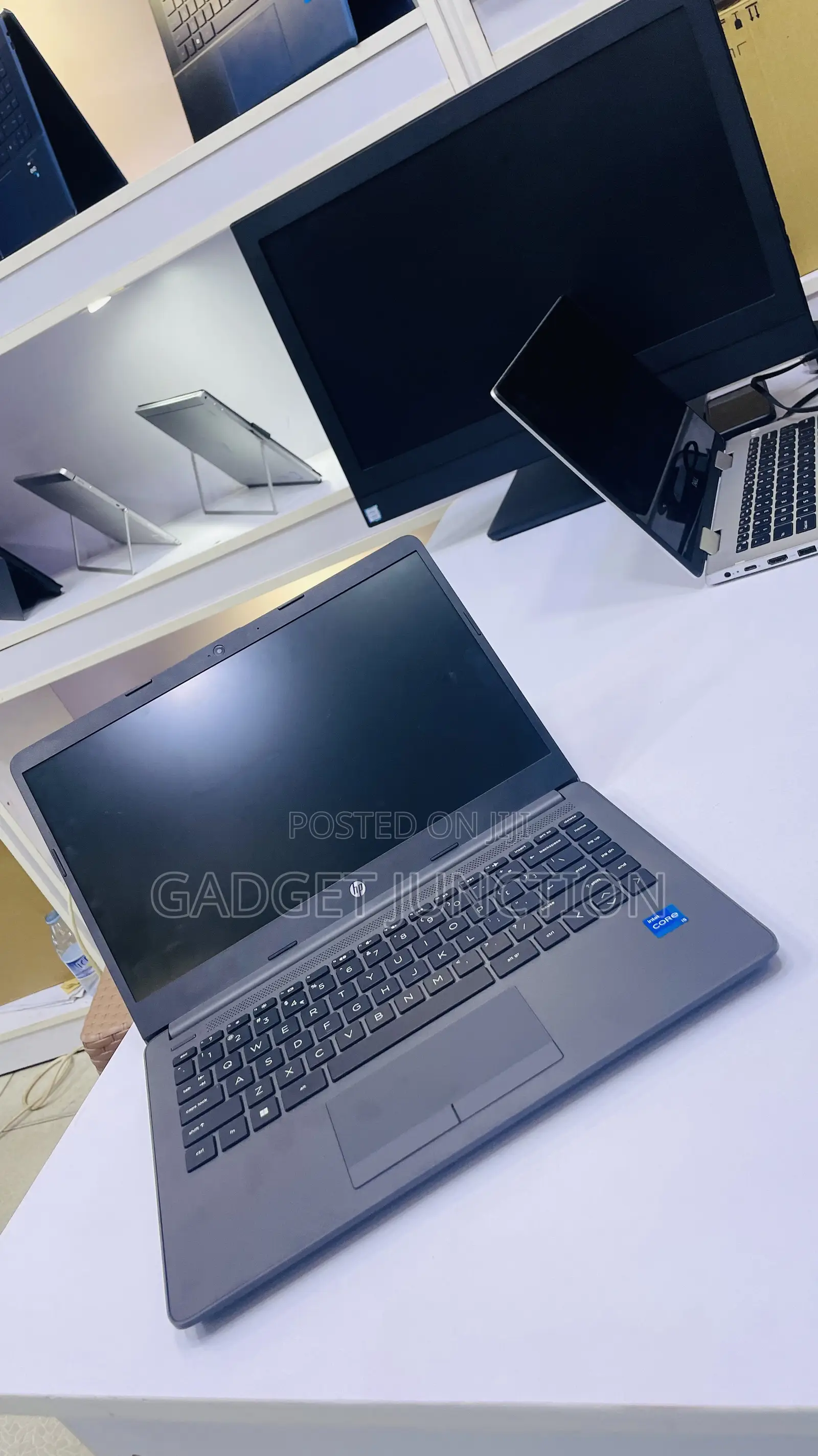 New Laptop HP 240 G8 8GB Intel Core I5 SSD 256GB