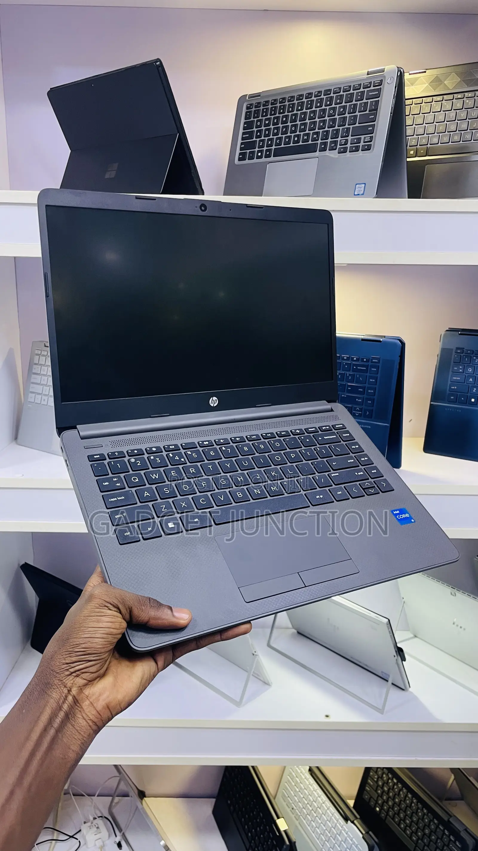 New Laptop HP 240 G8 8GB Intel Core I5 SSD 256GB
