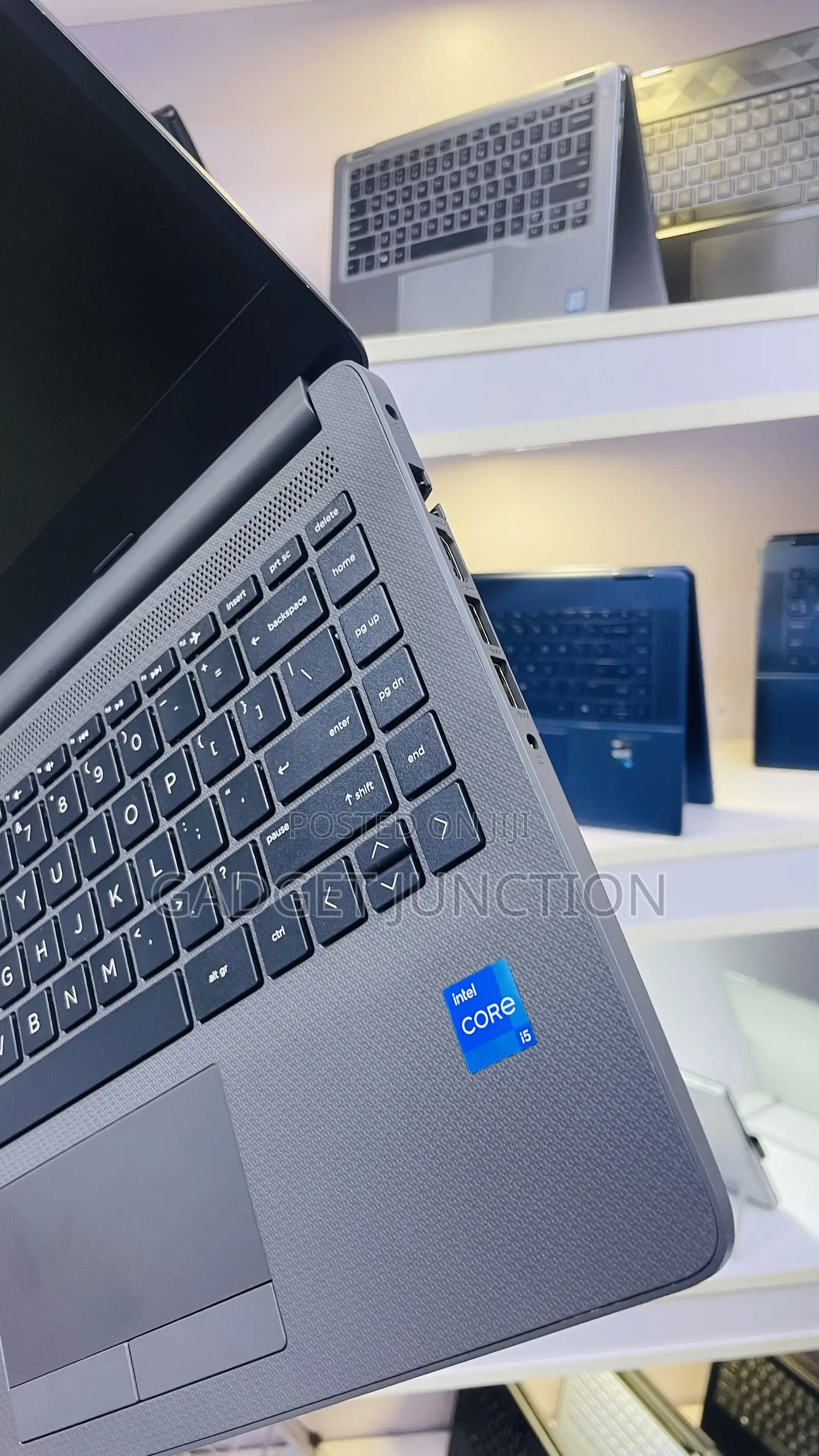 New Laptop HP 240 G8 8GB Intel Core I5 SSD 256GB