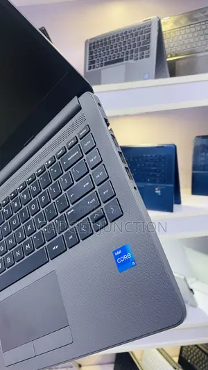 New Laptop HP 240 G8 8GB Intel Core I5 SSD 256GB