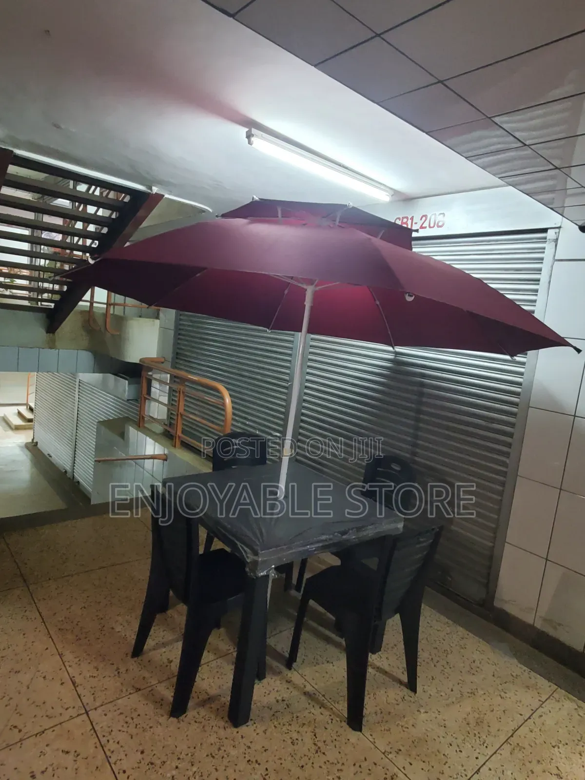 Plastic Chairs,Table and Umbrella for Hotel,Bar,Garden