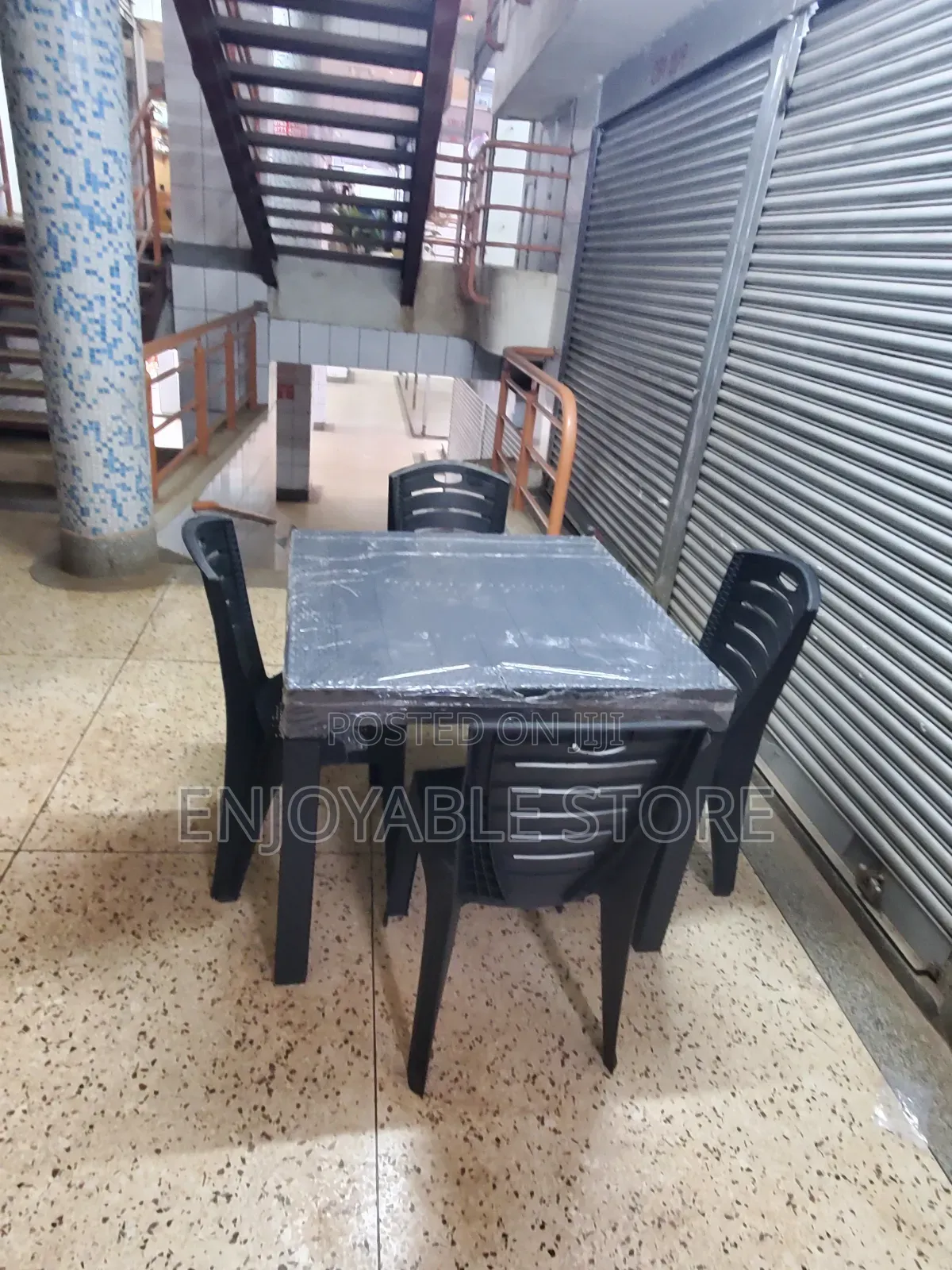 Plastic Chairs,Table and Umbrella for Hotel,Bar,Garden