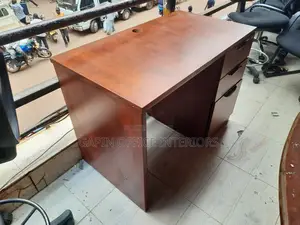Second Hand Heavy Brown Office Desk, Size 100cm // 1 Metre